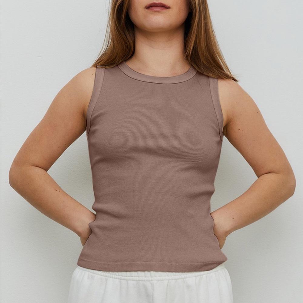 Round Neck Ribbed Cropped Tank - Picture 3 of 3